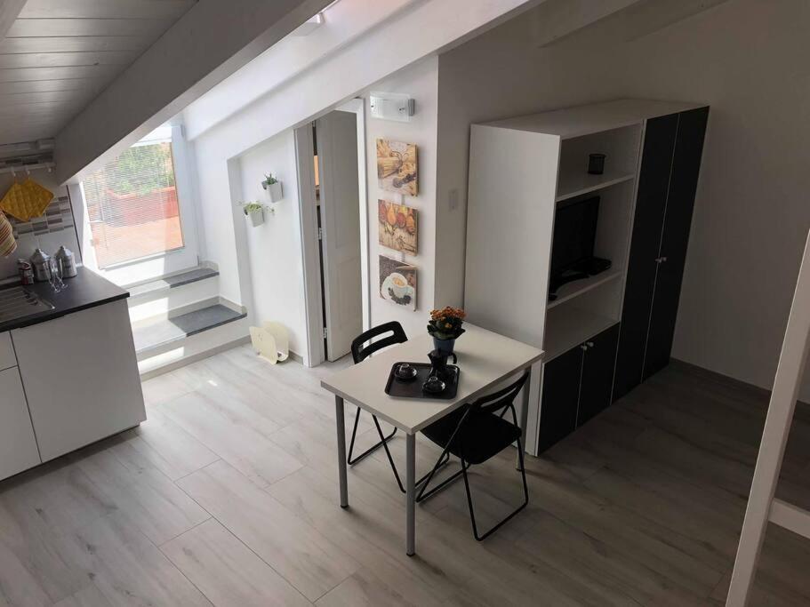 The Sweet Attic Room - De Vivo Realty Meta Di Sorrento エクステリア 写真