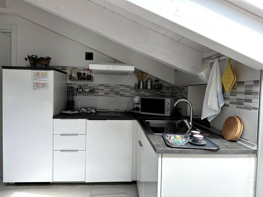 The Sweet Attic Room - De Vivo Realty Meta Di Sorrento エクステリア 写真